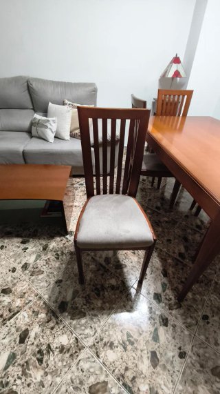 Mesa extensible nogal macizo y 6 sillas