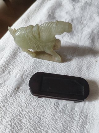 Figura caballo jade nefrita tallada