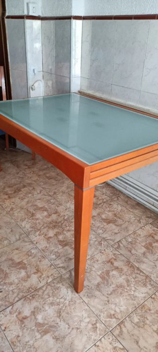 Mesa Comedor extensible con 4 sillas