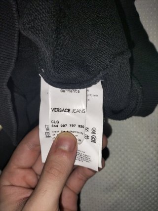 Sudadera Versace Jeans Negra con Estampado Dorado