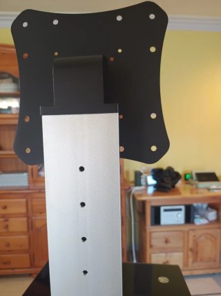 SOPORTE DE TV CON RUEDAS Y COLUMNA DE ALUMINIO