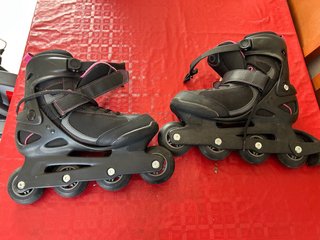 Patines en línea Oxelo y casco Atipick