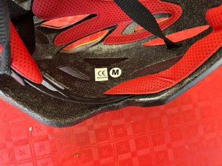 Patines en línea Oxelo y casco Atipick