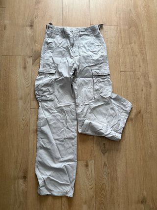 Pantalón cargo gris