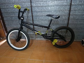 Bici MadGear (MGP) Freestyle BMX de 20 pulgadas