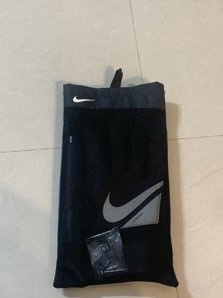 Pack Fútbol: Guantes y Accesorios Nike