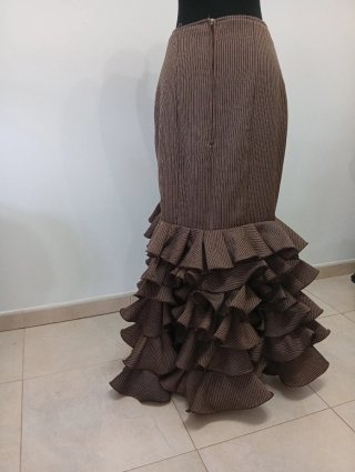 Falda campera volantes marrón