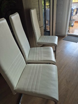 Sillas Polipiel Beige. 3sillas  10 euros