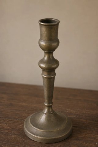Candeleros de bronce antiguos