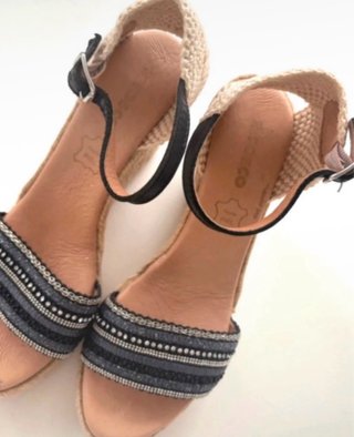 Sandalias Cuña Piel Pedrería Étnica