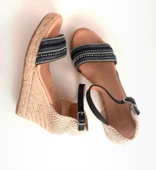 Sandalias Cuña Piel Pedrería Étnica