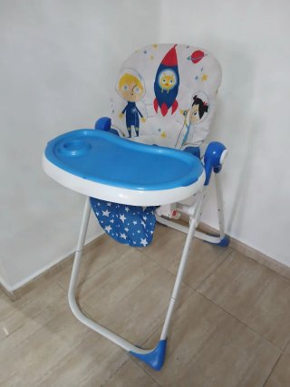 Silla de comer para bebé con estampado espacial