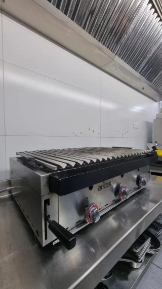 Parrilla industrial 3 fugones