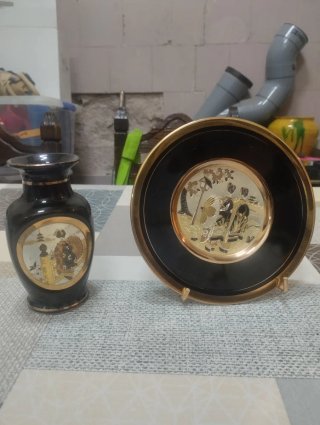 Jarrón Japonés Pequeño Negro y Dorado