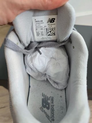 New Balance 9060 Unisex Gris Blanco