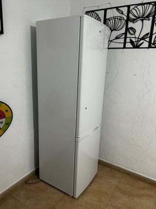 Nevera blanca