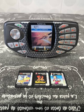 Nokia N-Gage + Giochi + Caricatore.
