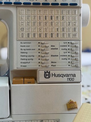 Máquina de coser Husqvarna 1100 - 30 Aniversario