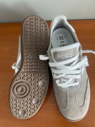 Zapatillas Munich Beige y Blanco