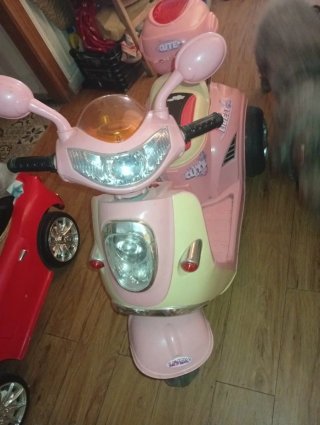 Moto Scooter Eléctrica Niña Rosa y Amarilla