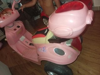 Moto Scooter Eléctrica Niña Rosa y Amarilla