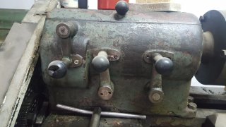 Torno industrial antiguo paralelo