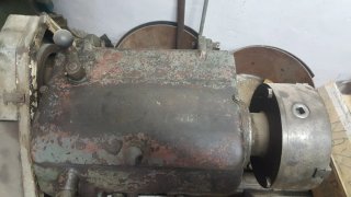 Torno industrial antiguo paralelo