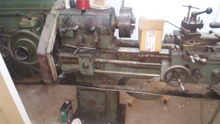 Torno industrial antiguo paralelo