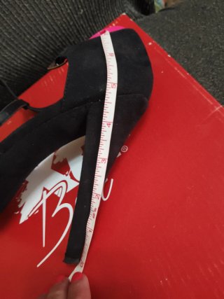 Zapatos de tacón negros para mujer