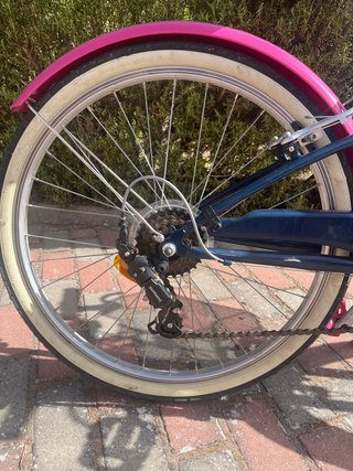 Bicicleta infantil Btwin con cesta y bocina