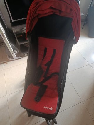 Silla de paseo Safety 1st roja