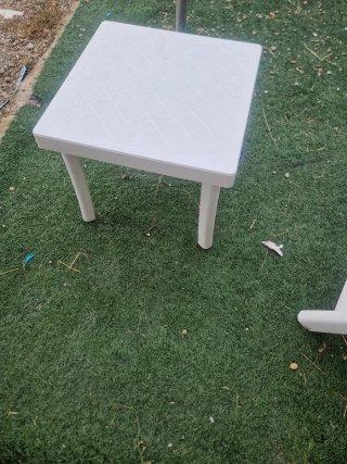 Tumbona de plástico blanca