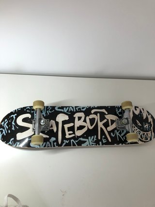 Skate Board con diseño graffiti