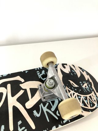 Skate Board con diseño graffiti