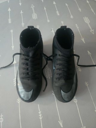 Botas fútbol Nike niño T33