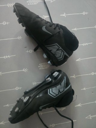 Botas fútbol Nike niño T33