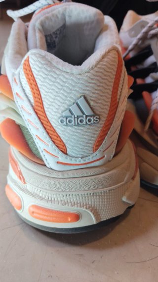 Zapatillas Adidas Naranja y Blanco
