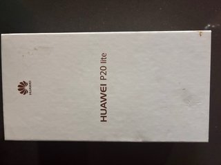 Huawei P20 lite con Caja.