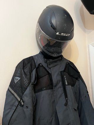 Soporte para Casco, chaqueta y llaves de Moto