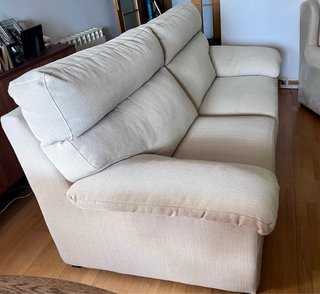 Sofá 2 plazas + Sillón beige tela (regalo)