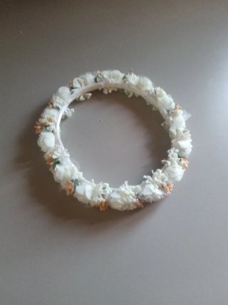 Tiara de flores blanca