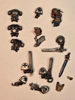 Metal Warhammer 40k: Portastendardo, 2 Marine e Bi