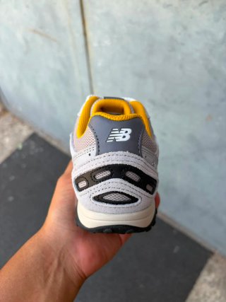 New Balance 204 Grigio Giallo