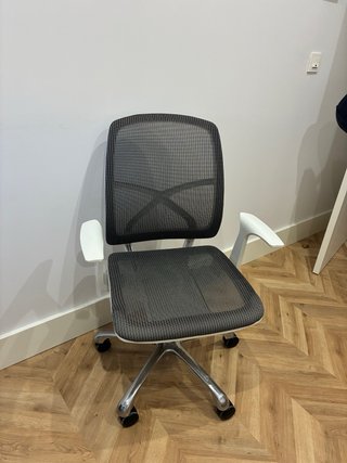 Escritorio cristal y silla estudio gris