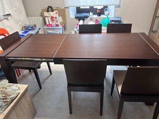 Mesa comedor y 6 sillas madera oscura