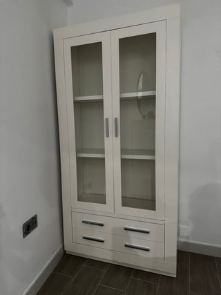 Mueble Blanco Salón Vitrina y Cajones