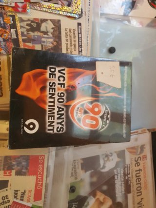 Lote Valencia CF: cromos, periódicos y más