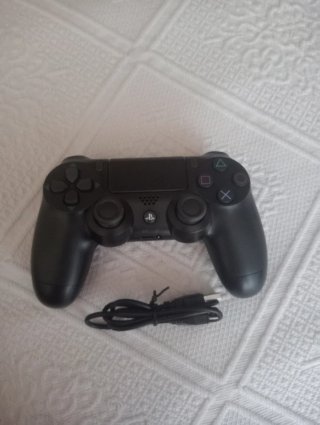 Play Station 4 + 2 Mandos + FIFA 22 y 23