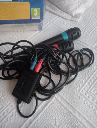 Play Station 4 + 2 Mandos + FIFA 22 y 23
