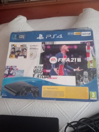 Play Station 4 + 2 Mandos + FIFA 22 y 23
